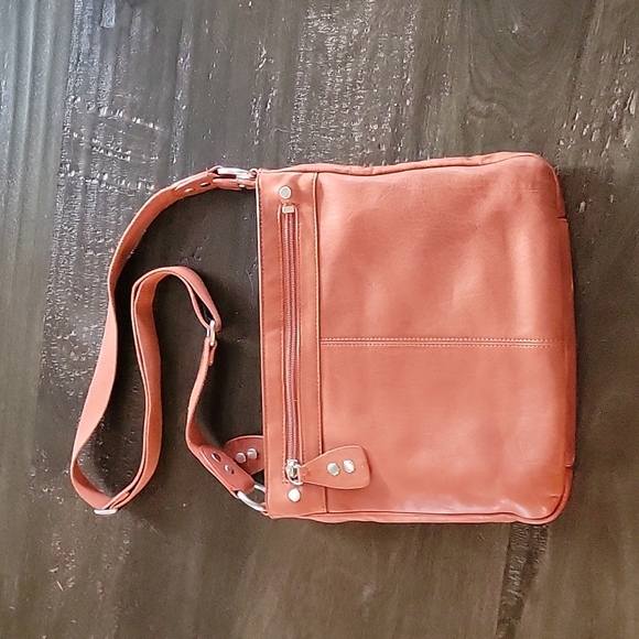 Ellington Bags Ellington Leather Crossbody Bag Poshmark